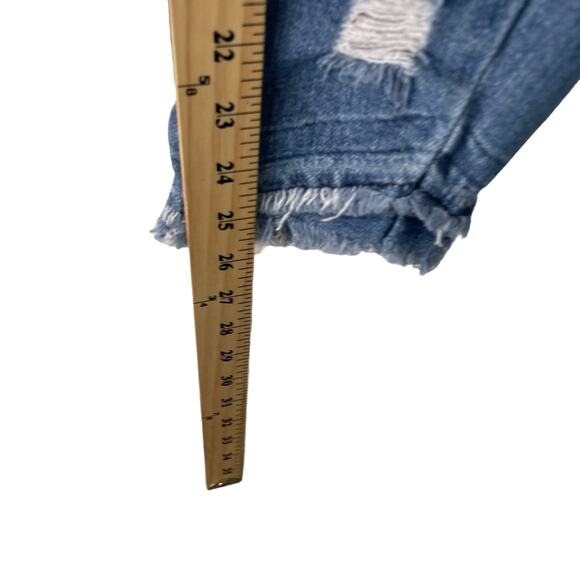 KanCan Women's Size 27‎ Cropped Medium Wash Frey Hem Jeans - Picture 9 of 10